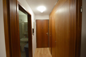 Diele mit Schrank
