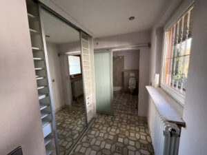 Garderobe EG