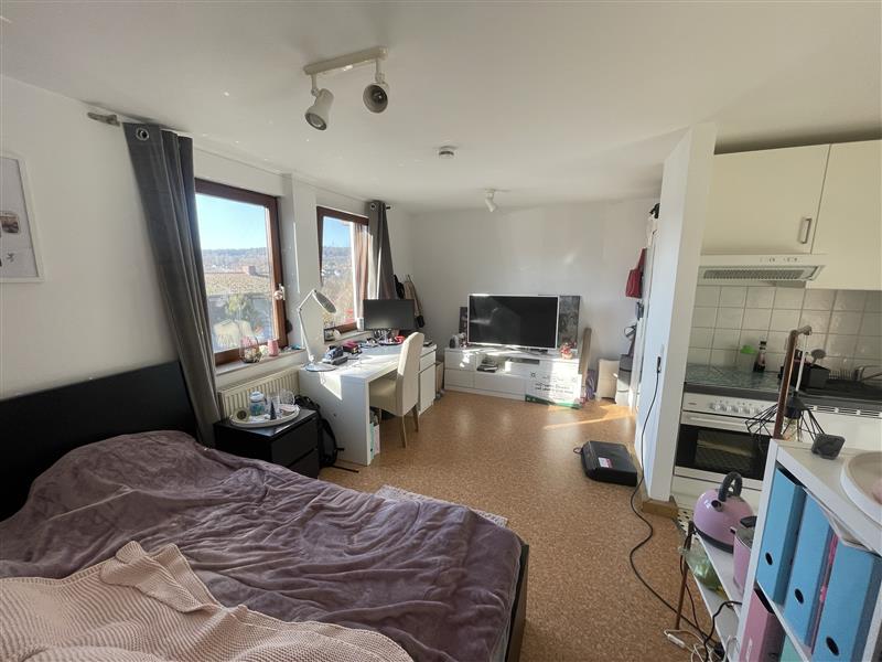 Wohn- und Schlafzimmer