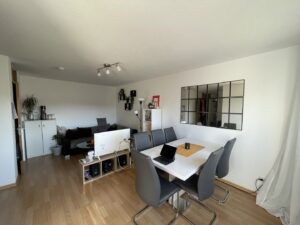 Gegenseite Wohn- und Esszimmer