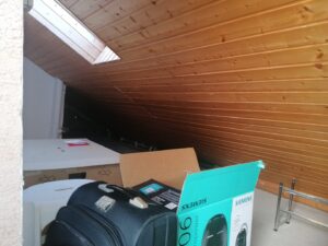 Stauraum unter der Dachschräge