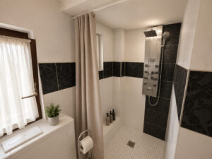 OG_Badezimmer-Dusche_KI